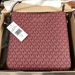Michael Kors Jet Set Travel Lg Messenger Bag
